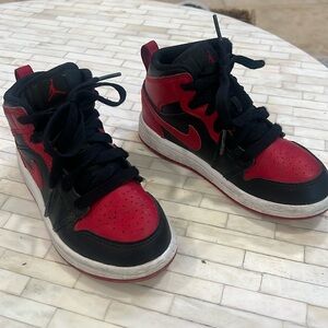 Nike Kids Sneakers - Black and Red